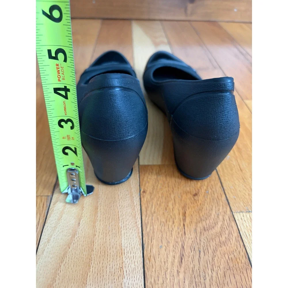 Crocs Women Wedge Cap Toe Slip on Rubber Shoes Sz 8 Black‎